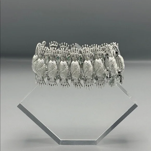 Vinage Sarah Coventry Simply Elegant Art Deco Statement Panel Bracelet - Picture 1 of 6